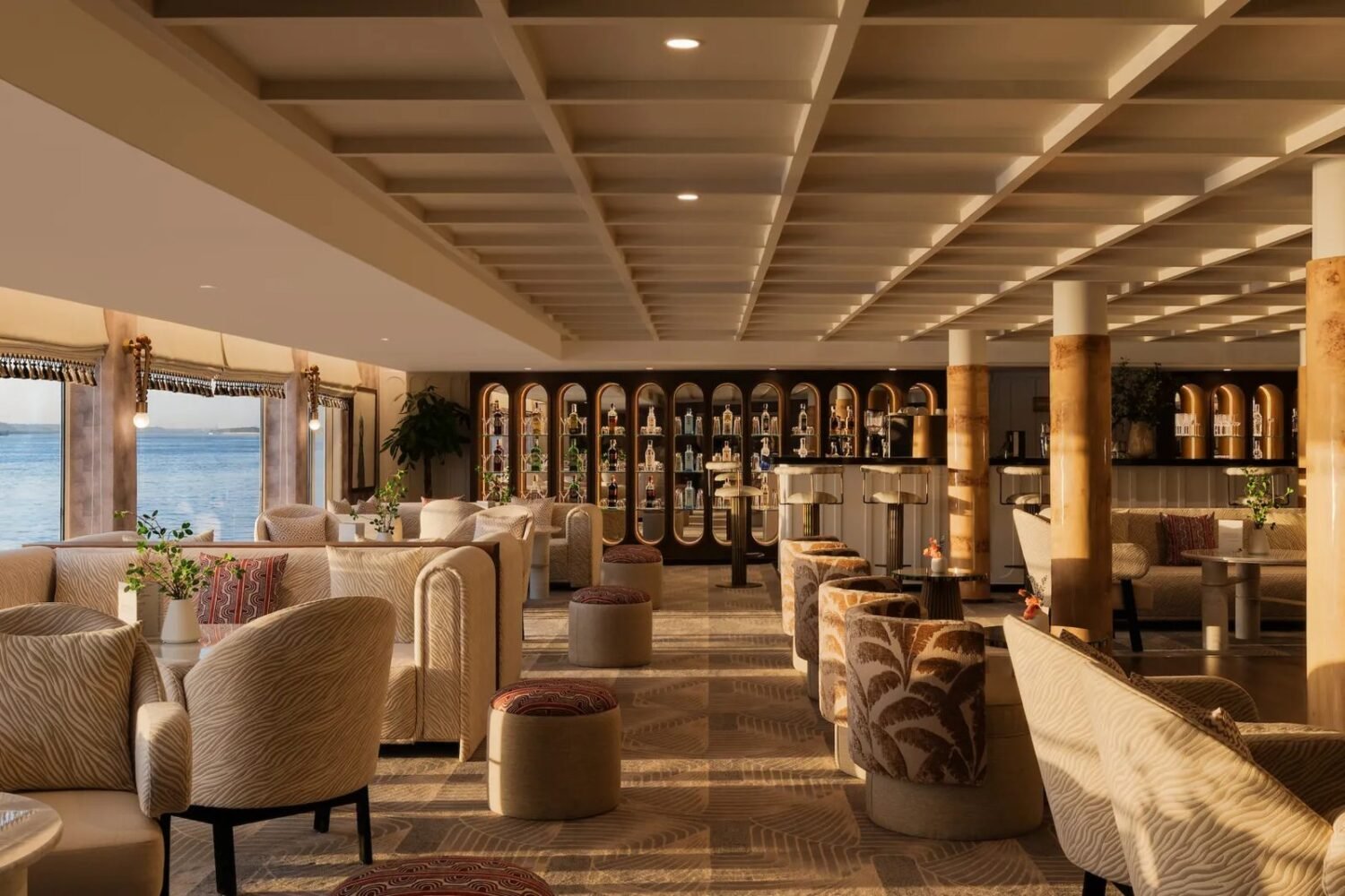 The lounge bar on Tulip Nile cruise